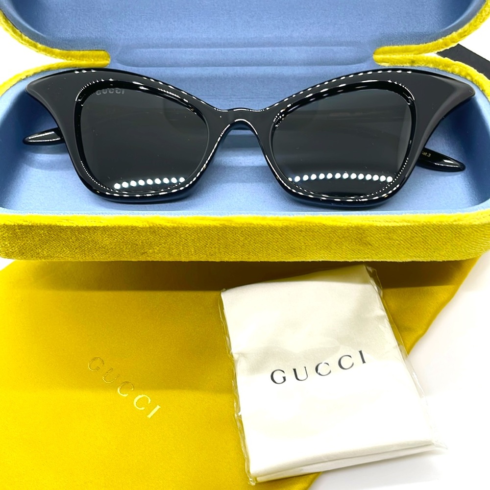NIB GUCCI Cat Eye Sunglasses 🕶️ with Cleaning Cloth & Bag